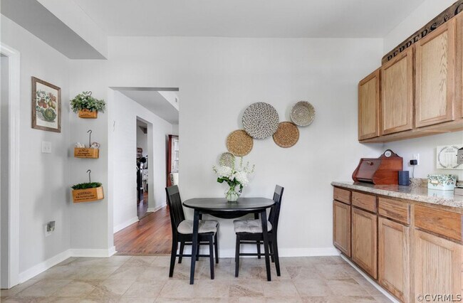 Building Photo - 1536 Williamsburg Rd