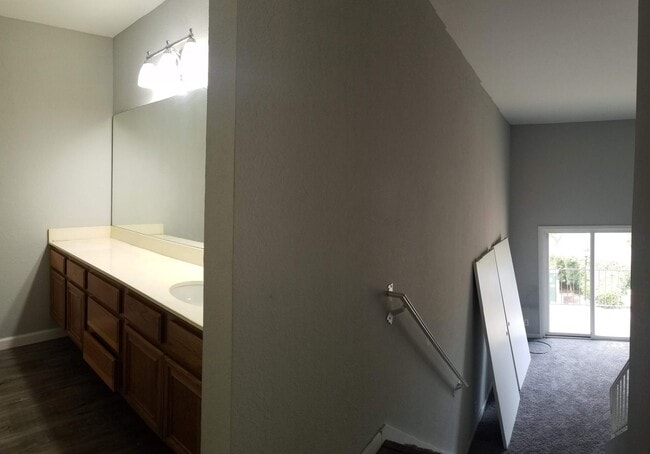 Building Photo - Spacious 3 bd/2ba 2 story Condo In San Marcos