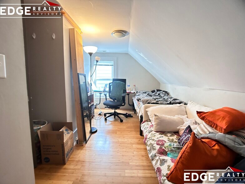 Building Photo - 24 Greylock Rd