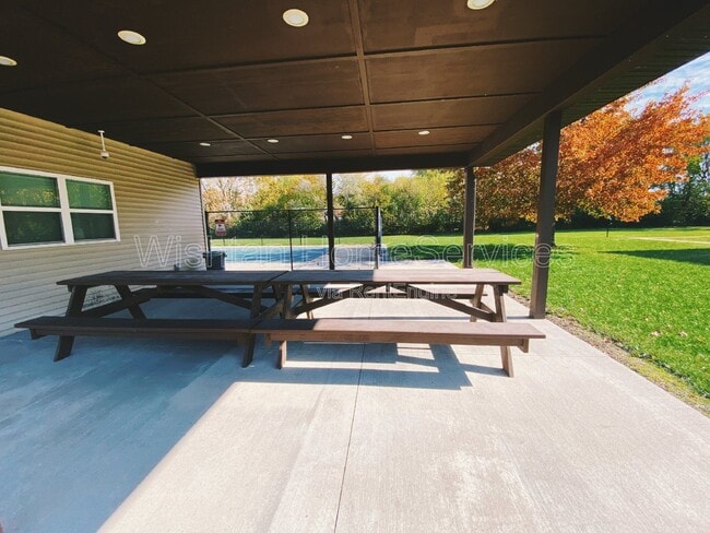 Building Photo - 202 Charleston Blvd