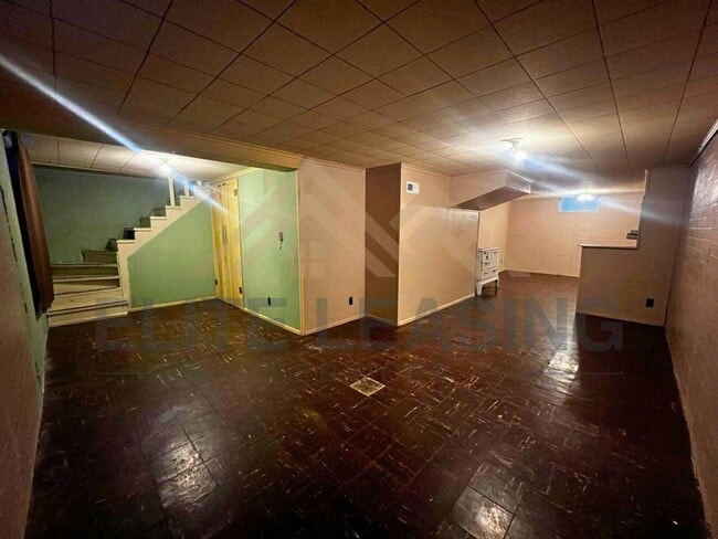 Building Photo - 1120 SW Jane Ave