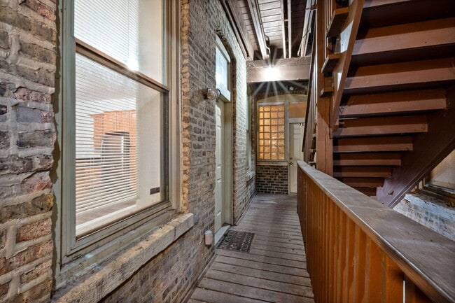 Building Photo - 4254 S Cottage Grove Ave