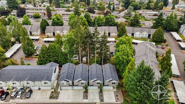Building Photo - 4712 NE 37th Ct