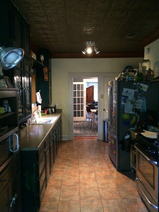 Kitchen - 1409 N Austin St