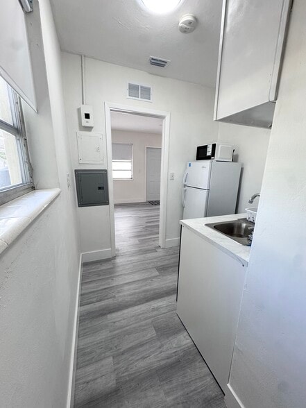 Kitchenette - 1030 Superior St