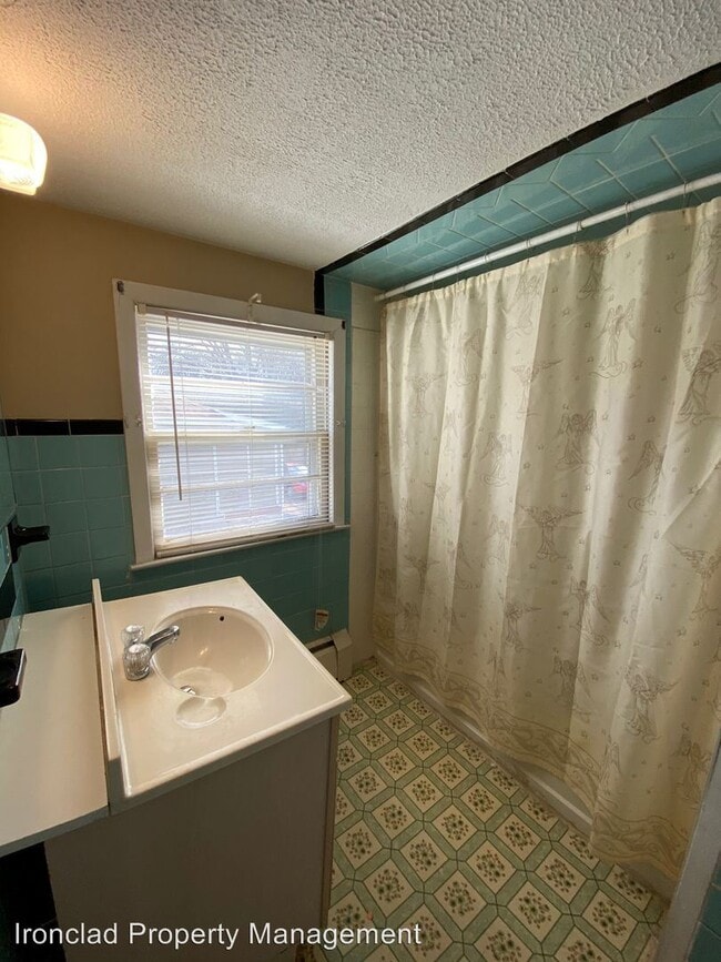 Building Photo - 1187-1191 Hanover Ave