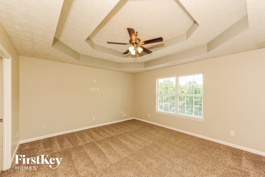 Building Photo - 4445 Waterman Dr
