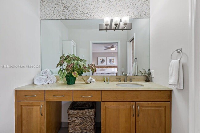 Building Photo - 65 Hendricks Isle