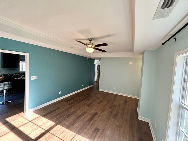 Building Photo - 301 Kraft St