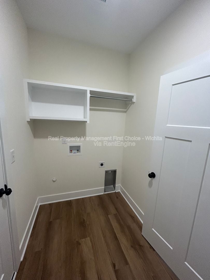 Building Photo - 17008 Kashmir St