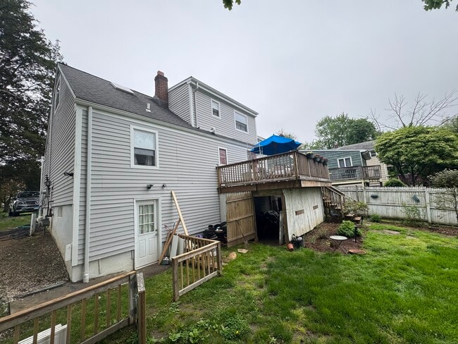 Building Photo - 165 Greenfield Dr