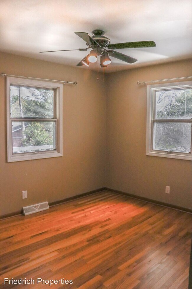 Building Photo - 4 br, 2 bath House - 3310 Tripp St.