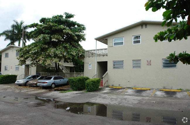 Building Photo - Miami Court Apartments