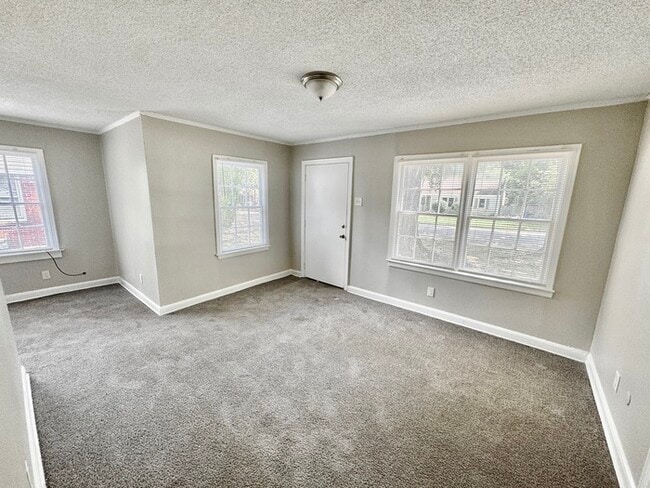 Building Photo - 3452 Dunn Ave