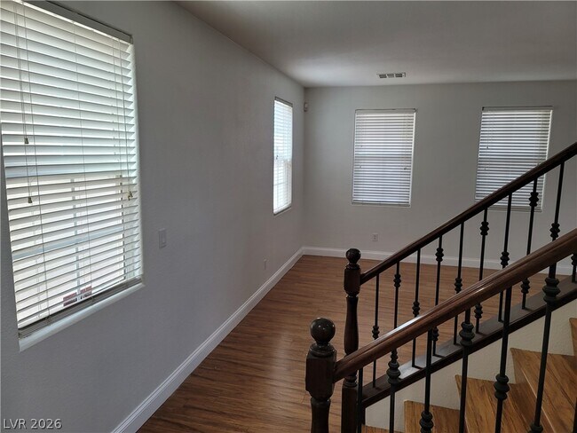 Building Photo - 6140 Pine Villa Ave