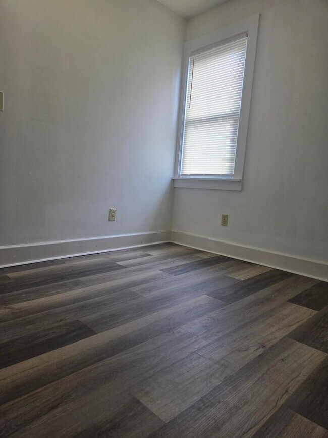 Building Photo - 3746 W 39th St