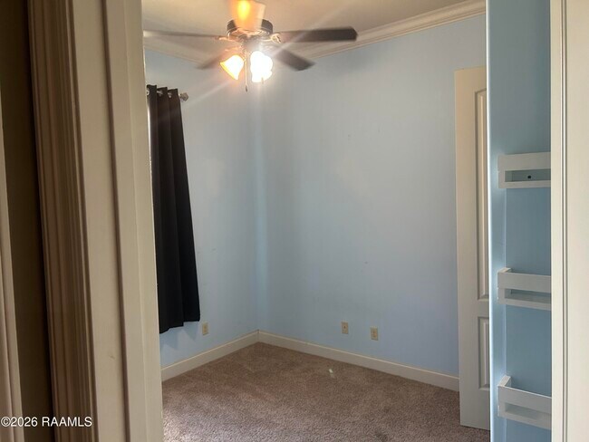 Building Photo - 303 Annabelle Dr