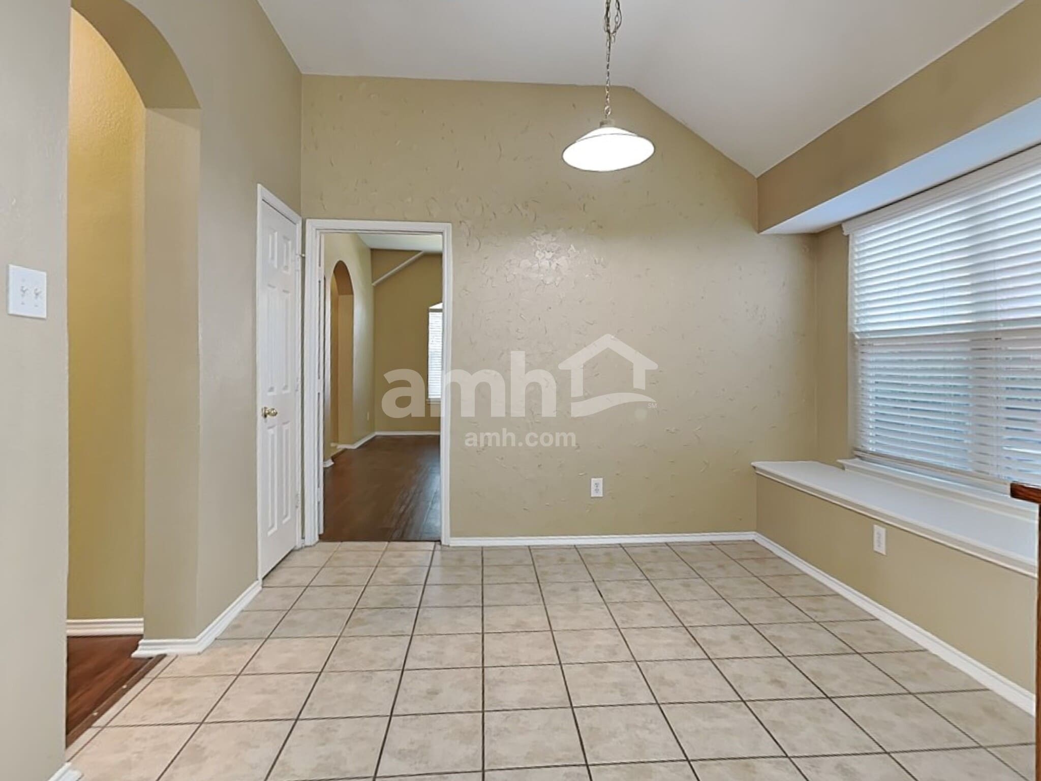 Building Photo - 9613 Glenshee Dr
