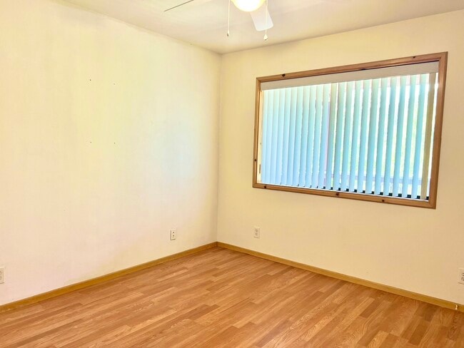 Building Photo - 14700 Voltaire Dr
