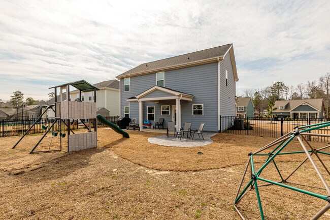 Building Photo - 205 Parrish Ln