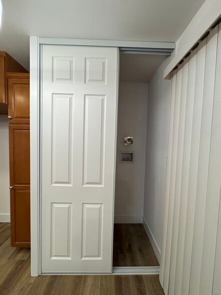 laundry hookups - 1602 Heron Ct