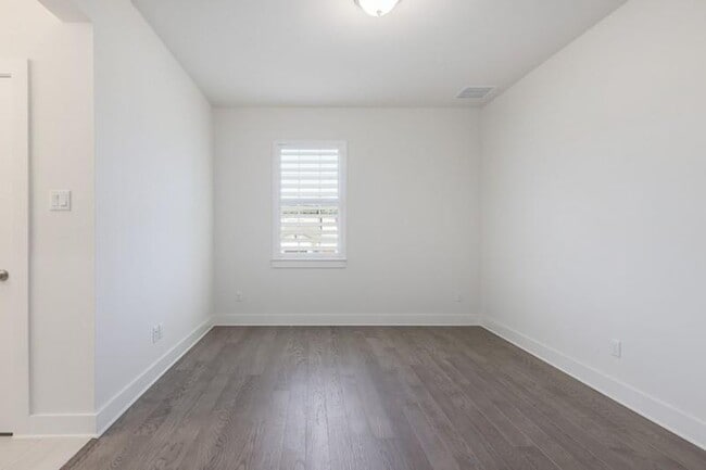 Building Photo - 4408 Logan Ridge Dr