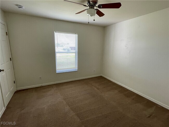 Building Photo - 1005 SW 32nd Terrace