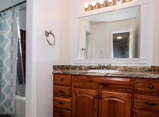 Building Photo - Updated 3 Bed 1 Bath House