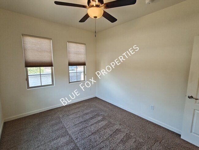 Building Photo - 12812 N Camino Vieja Rancheria