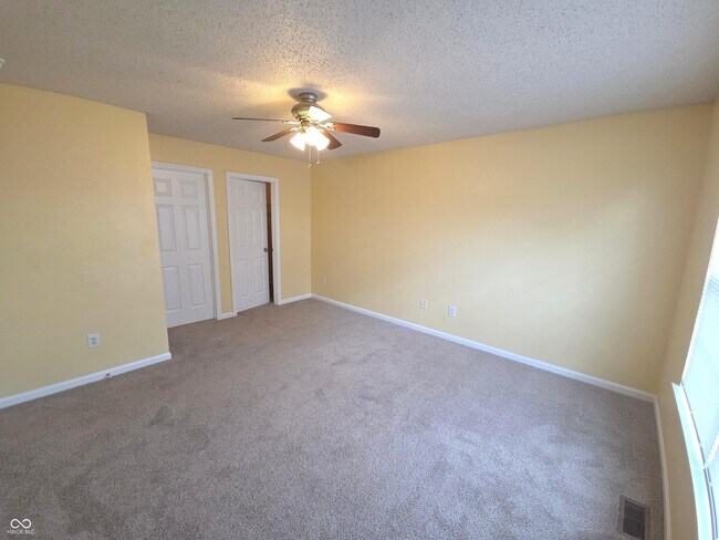 Building Photo - 4320 Village Bend Ln