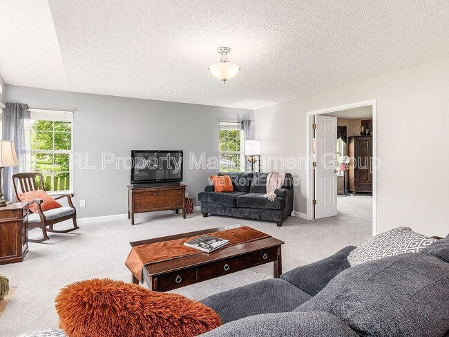 Building Photo - 5551 Ainsley Dr