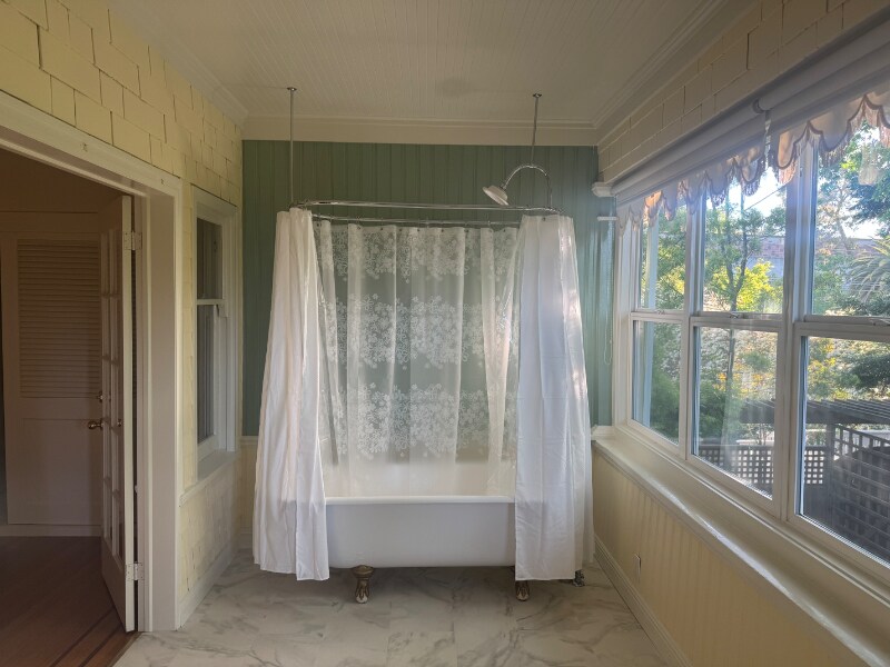 Building Photo - 199 Saranap Ave