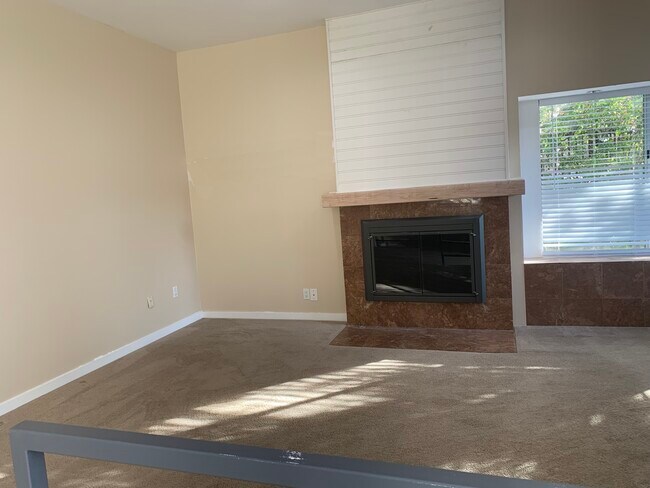 Family Room - 3520 Pansy Dr