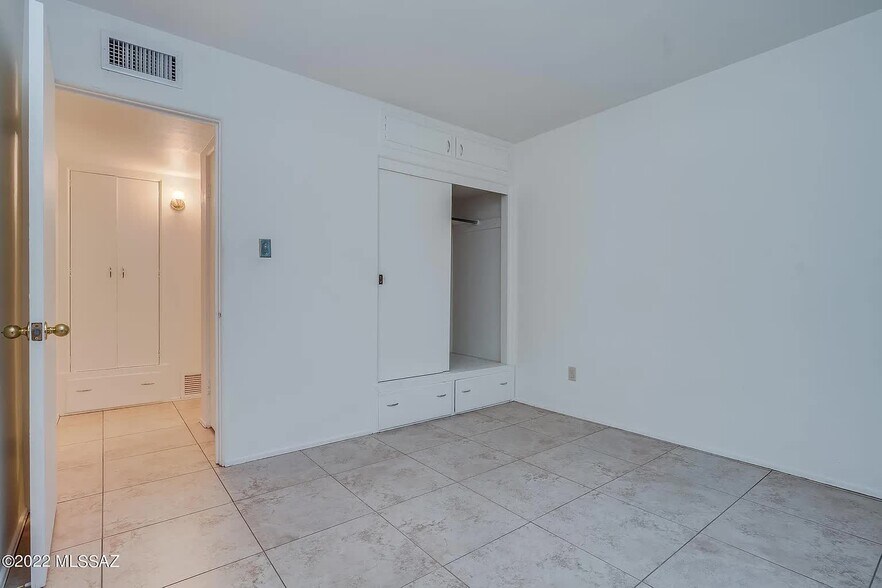 Building Photo - 3173 E Terra Alta Blvd