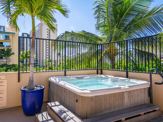 Building Photo - 2140 Kuhio Avenue-SI ID1327717P