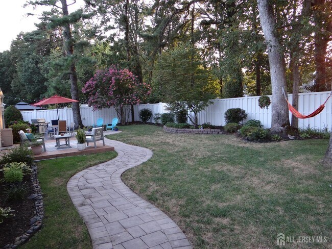 Building Photo - 514 Leawood Ave