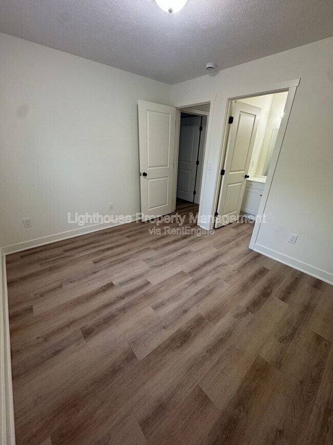 Building Photo - 313 Orchard Ave