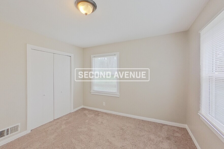 Building Photo - 844 Vanderbilt St