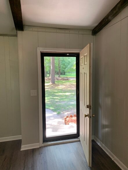 Front door looking out. - 1903 Ginnett Rd