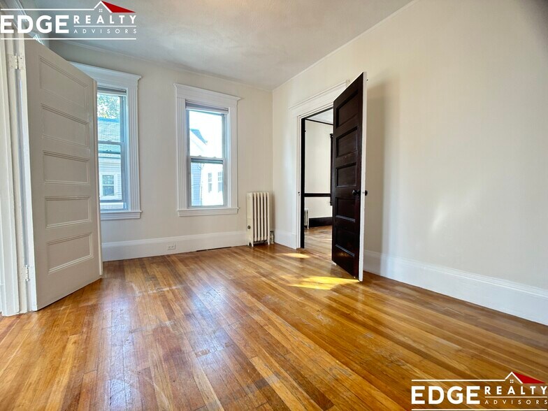 Building Photo - 80 Fairbanks St