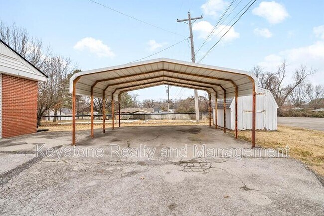 Building Photo - 1319 Fort Campbell Blvd