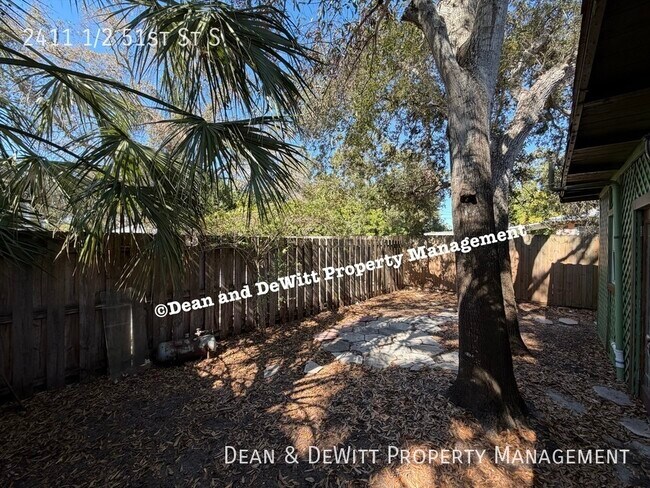 Building Photo - 2411 1/2 51st St S-