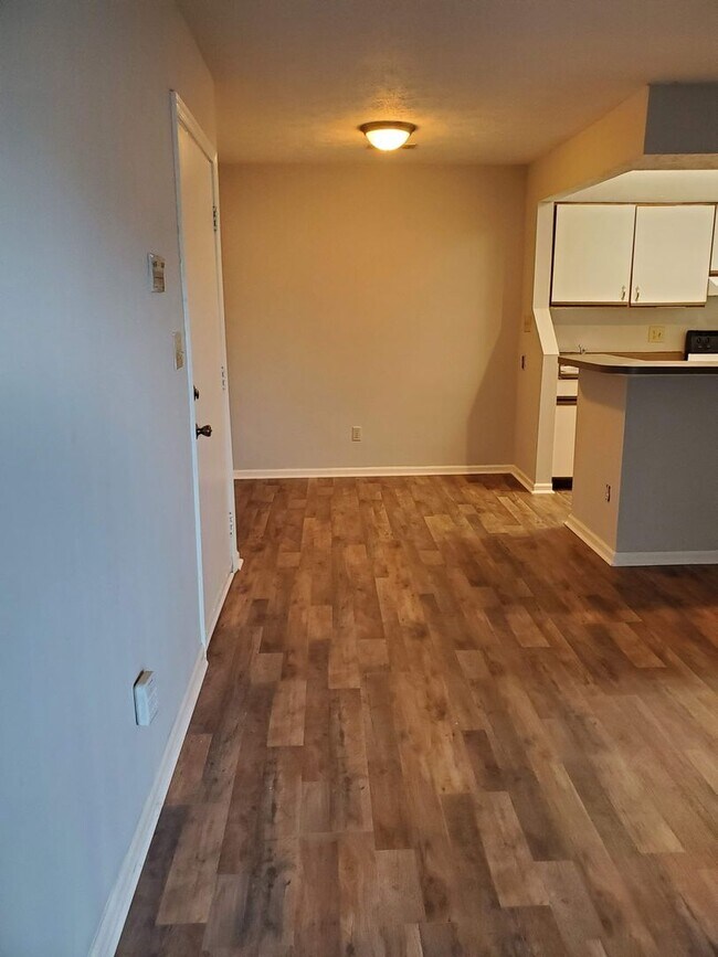 Building Photo - Hampton Club