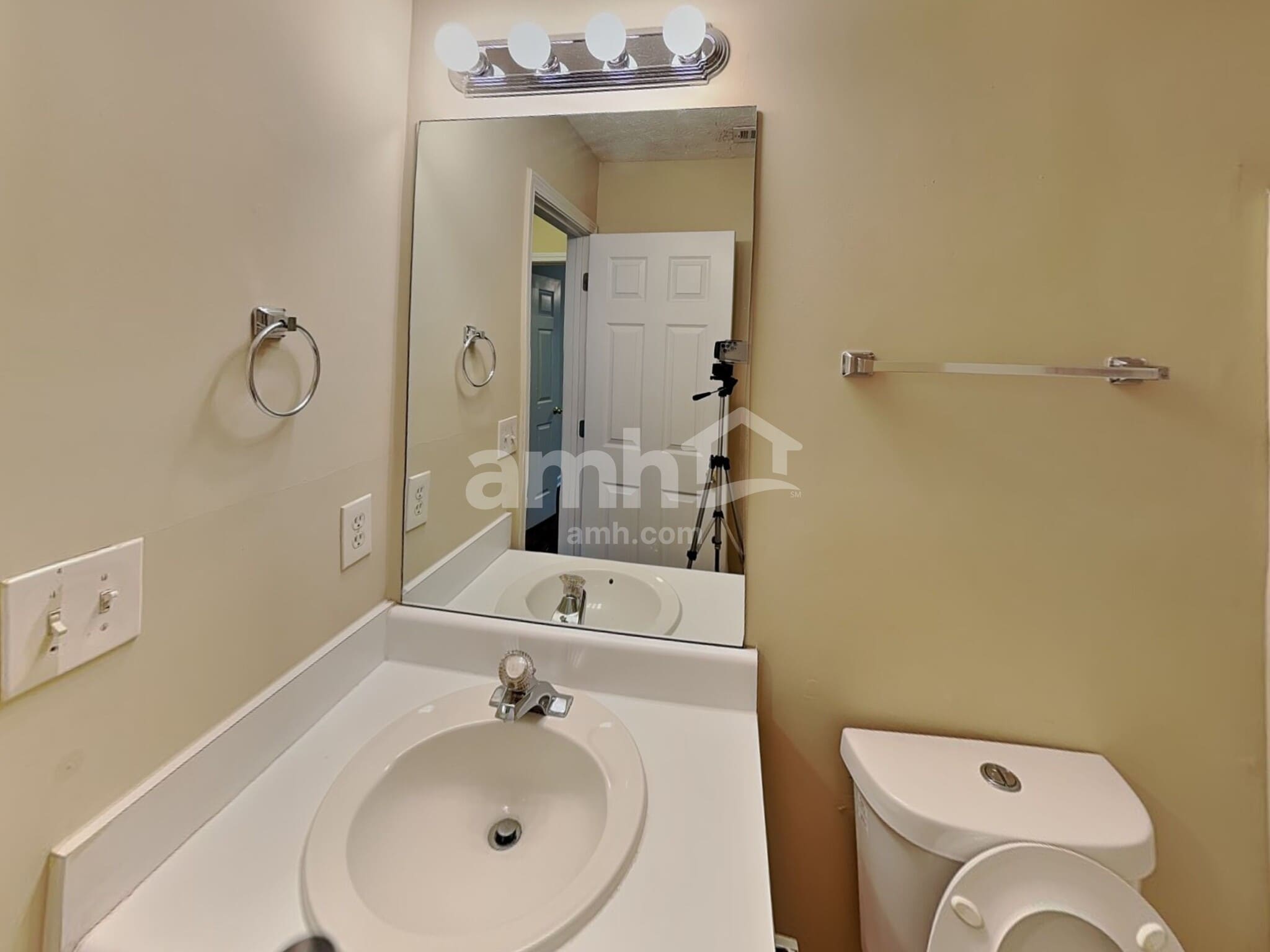 Building Photo - 186 Dean Way