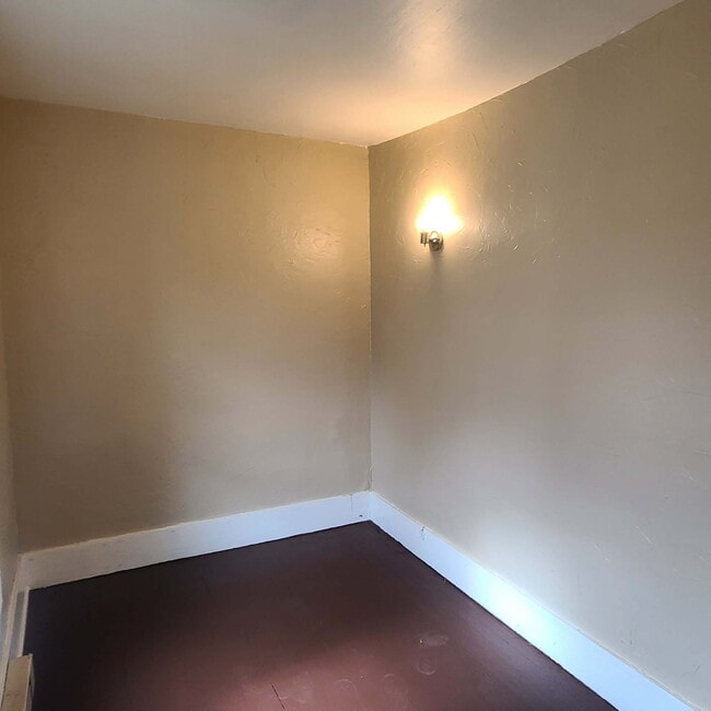 Building Photo - 82 Colfax St