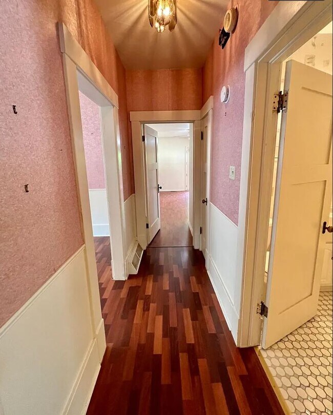 Building Photo - 108 Burlington Ave