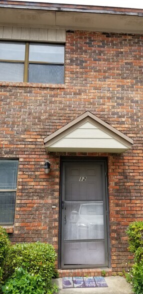 front - 696 Tyner St