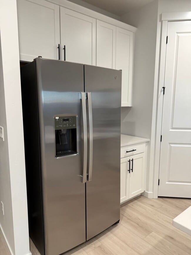 Building Photo - Modern Townhouse for Rent in Desirable Star - 3 Bedroom and 2.5 Bathroom