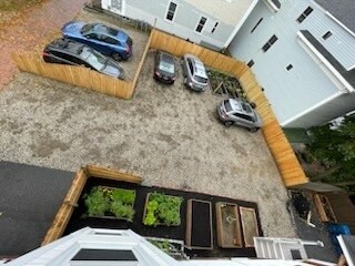 26 North gardens and parking. - 26 North St