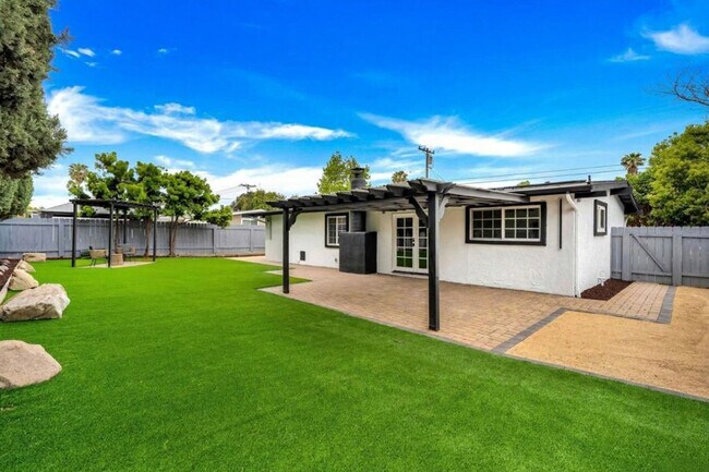 Building Photo - 13824 Powers Rd